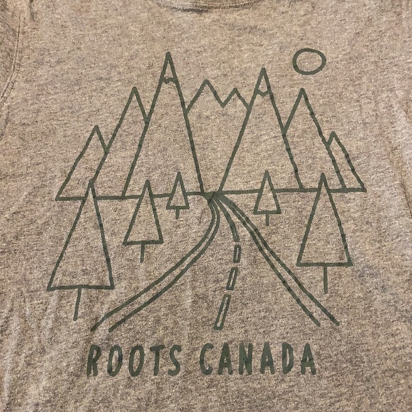 Roots Canada T-Shirt Bundle. Boys Large (Gray) and XXL (Red) - Picture 3 of 7